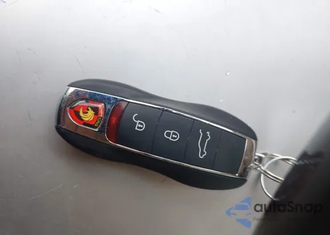 2013 Porsche Cayenne Gts из США, поврежденный, VIN WP1AD2A21DLA76415